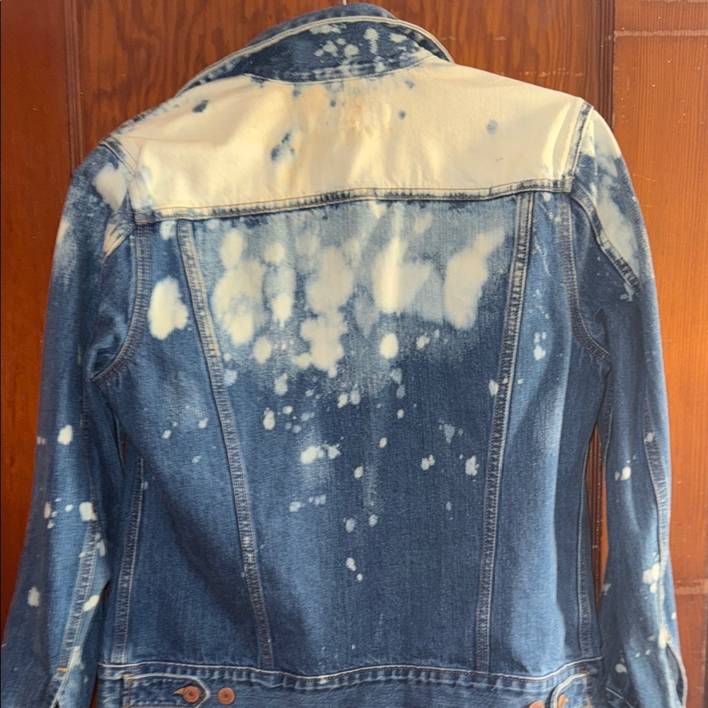 Lucky Brand Vintage Bleached Style Jean Jacket - Picture 9 of 9